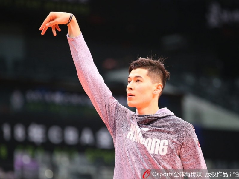王治郅与胡雪峰挂帅指点 2018年CBA全明星新锐赛前最后一练