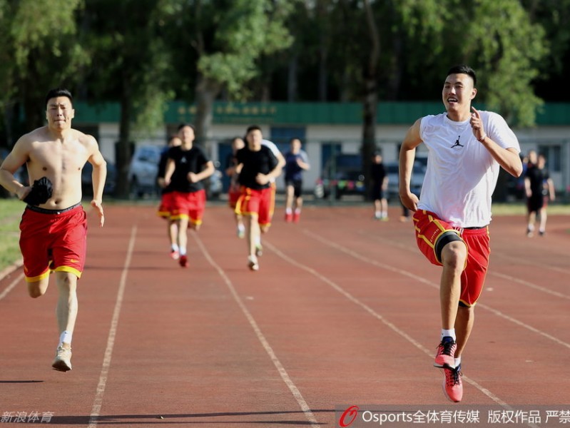 海埂练兵剑指里约，宫家军血性挥洒高原