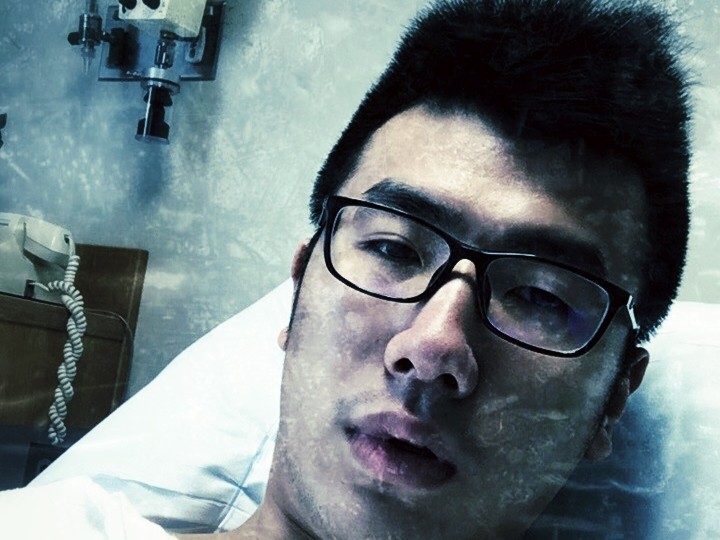 邹雨宸手术顺利晒图致谢，坚强“肘子”全力回归