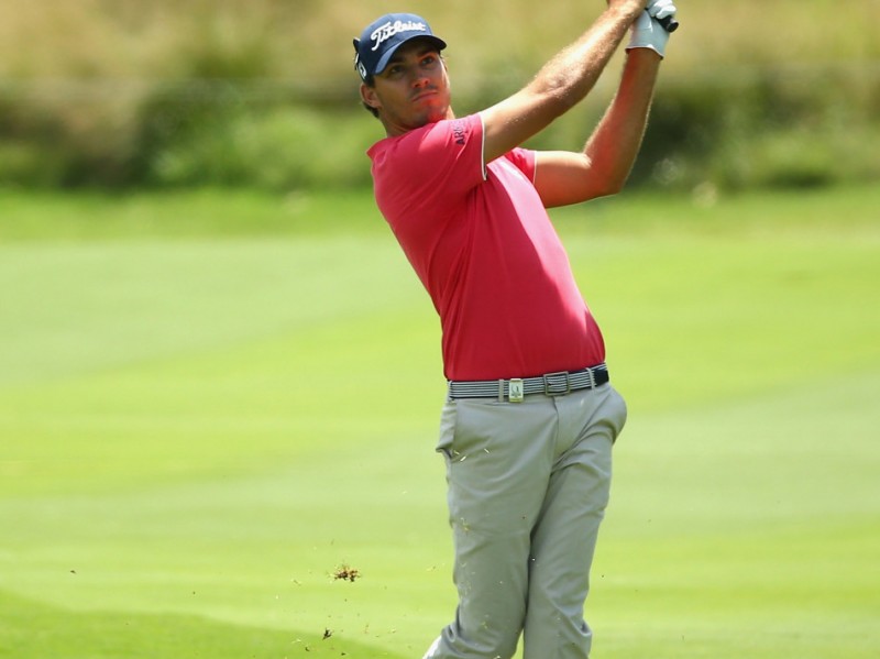 国际高尔夫球星云集赛场挥杆竞技人与自然和谐共存