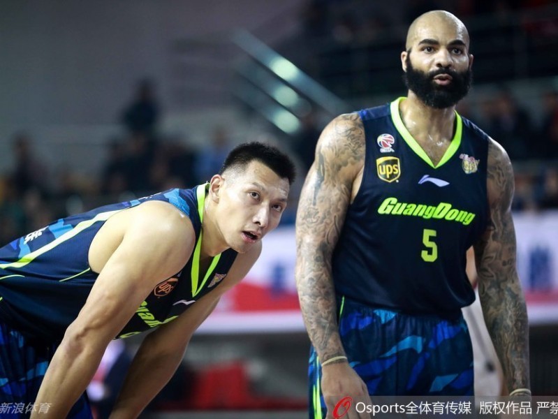 粤媒：华南虎苦战破冰，阿联睥睨群雄彰显领袖本色