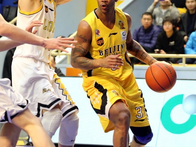 广厦力克北控豪取十一连胜，福特森闪耀全场马布里主场告别战