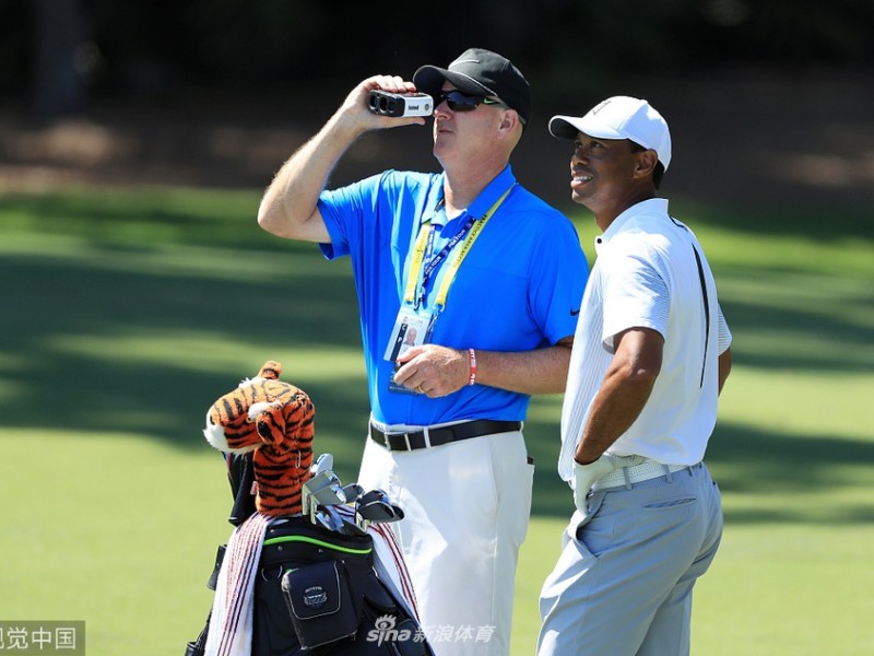 传奇归来：老虎伍兹重返锯齿草，球迷翘首见证王者热身