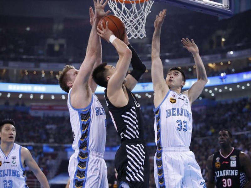 京城决杀之憾：方硕最后一投偏出，辽宁客场逆转攻克北京