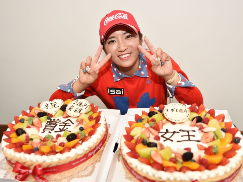 李宝美创造历史 日巡回首位两亿奖金王