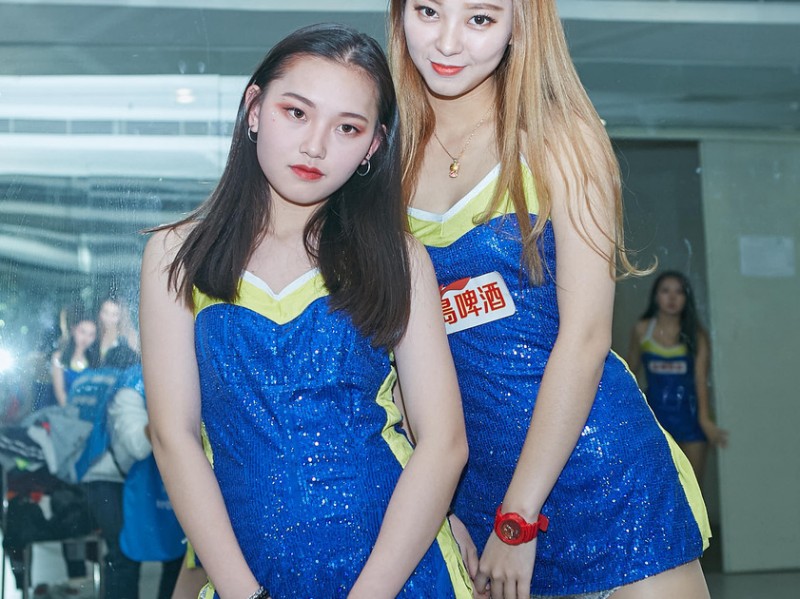 寒冬热舞耀羊城 广东啦啦队赛前排练静待引爆德比战