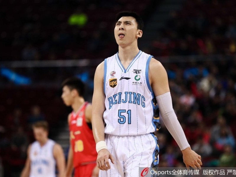 京城铁闸力阻军旅反扑，汉密尔顿独木撑天演逆转好戏