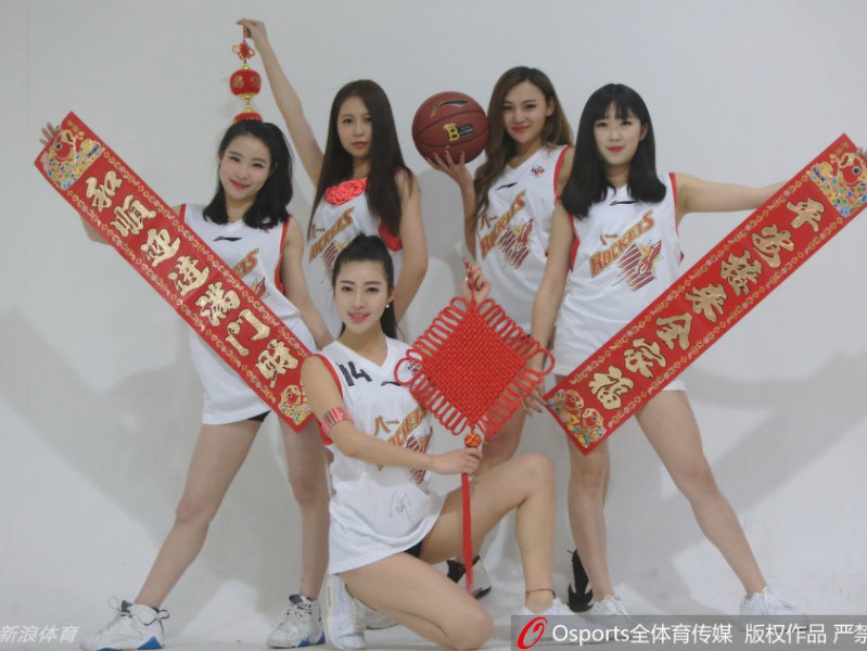 铁军玫瑰绽放新春：八一富邦篮球宝贝的激情与柔美