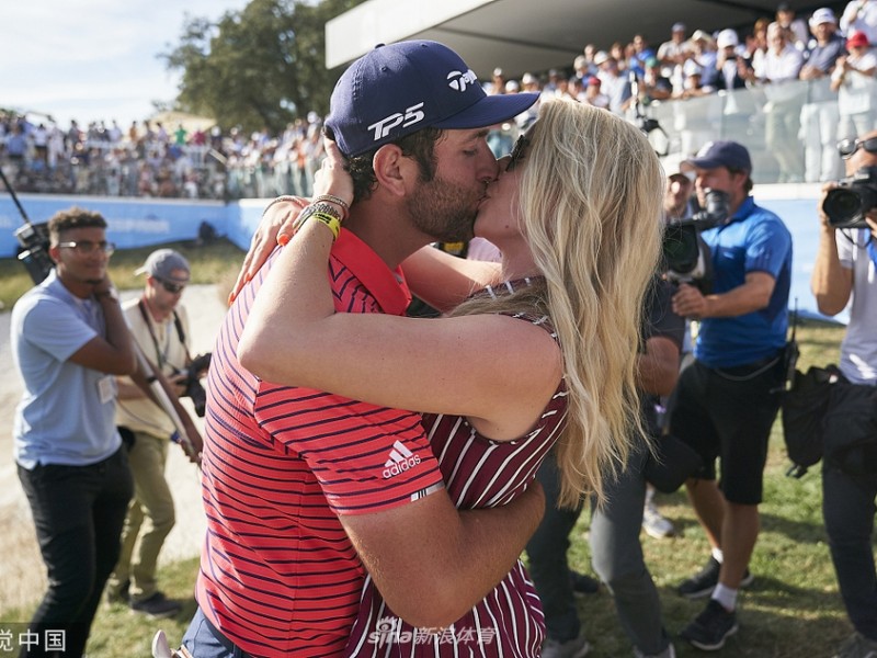 故土加冕爱相随：拉姆卫冕西班牙公开赛的荣耀时刻