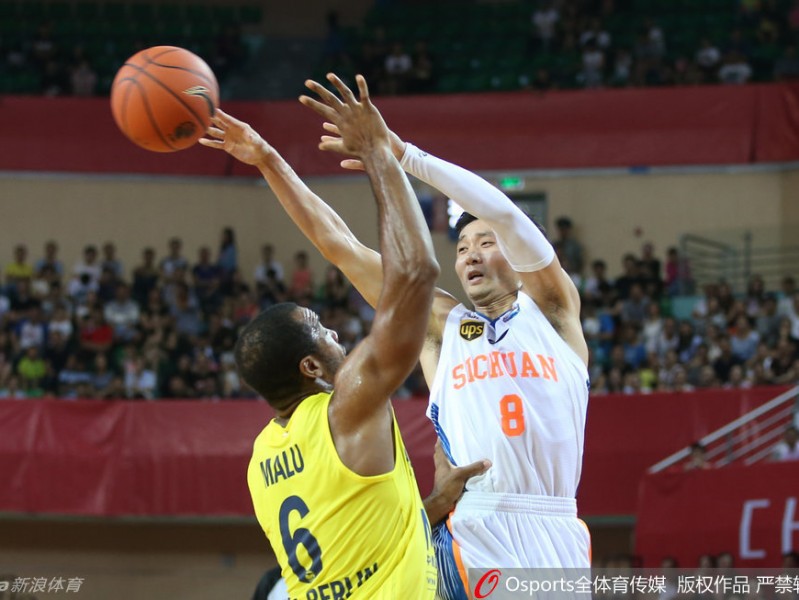 川军激战柏林欧绿保 刘炜首秀闪耀成都