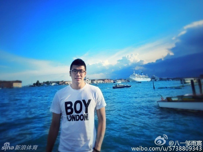 水城康复日记：邹雨宸威尼斯惬意打卡，郭艾伦意外抢镜