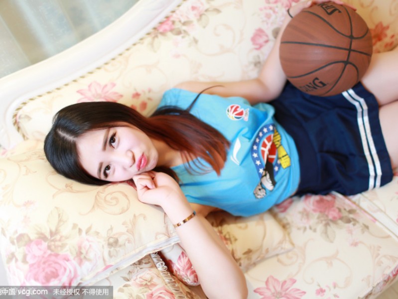 篮球宝贝：青春与激情的赛场风景线