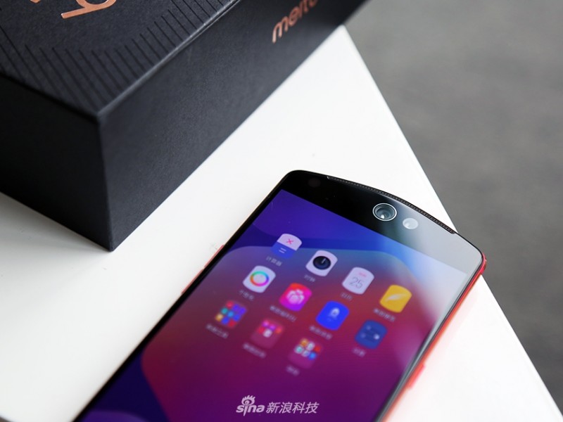 美图T9手机怎么样？八年后的今天，它还能打吗？