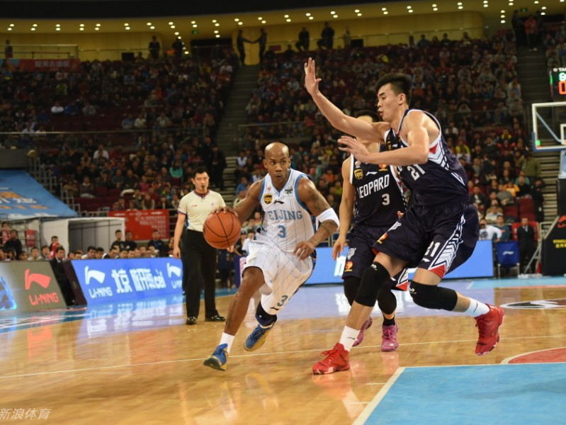 五棵松的夜晚，马布里与李慕豪的巅峰对决