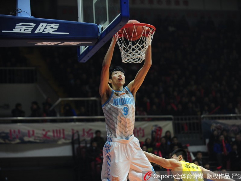 周琦暴扣引领逆转 新疆飞虎黄金一代的热血记忆