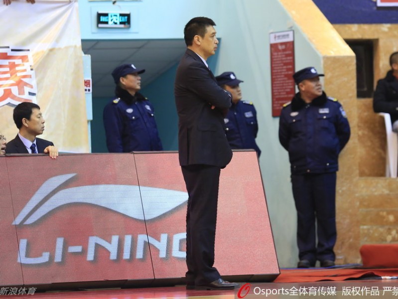 京城铁军硬碰硬：闵鹿蕾运筹帷幄 北京豪取五连胜