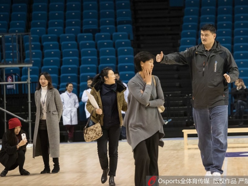 姚明督训点兵南京 男篮红队残阵出征世预赛剑指韩国