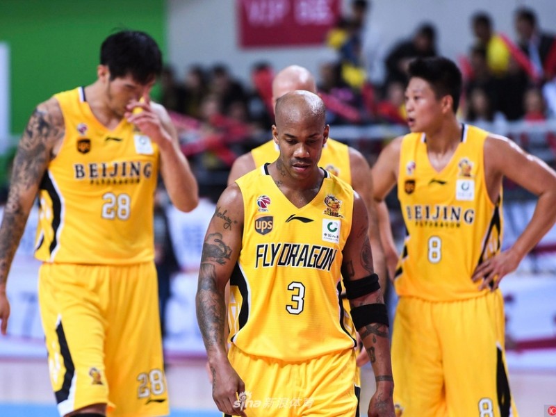 马布里北控首秀的“乌龙”插曲：一件球衣引发的职业化思考