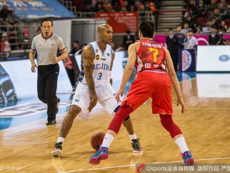 京城铁军鏖战记：老马挥刀穿旧阵，大树擎天破八一