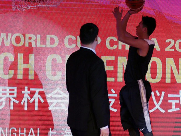 京剧脸谱勾勒篮球梦想 姚明揭晓二零一九年世界杯会徽