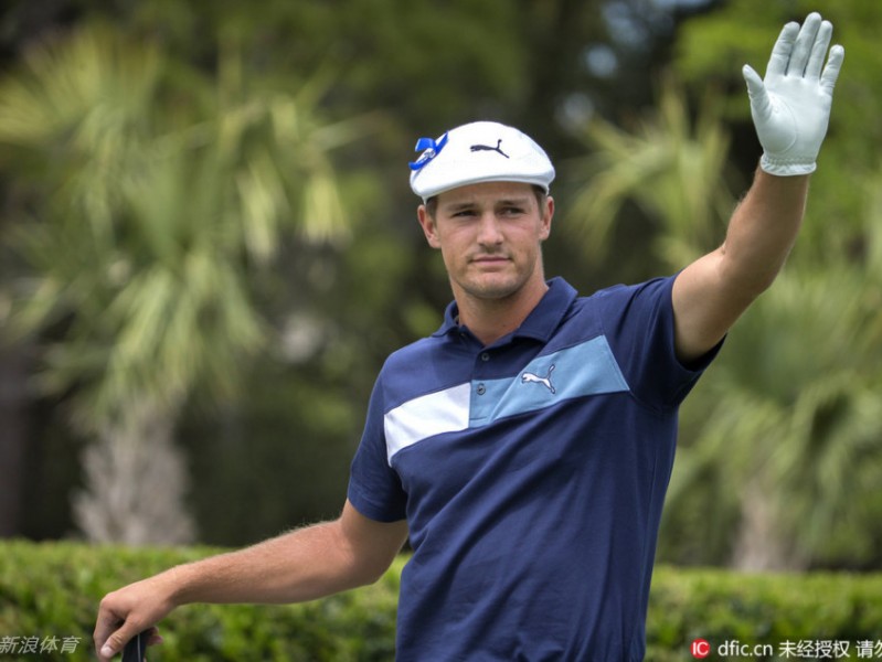 绿茵传奇瞬间：大师们的挥杆艺术与意志较量