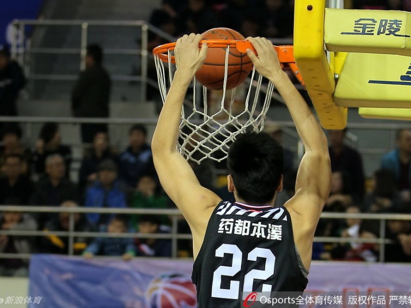 辽篮铁骑锋芒尽显 那些年我们一起追的冠军之心