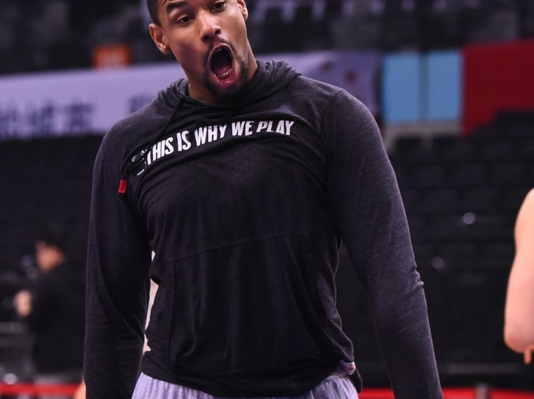 深圳烈豹蓄力广东德比 萨林杰搞怪训练场成开心果