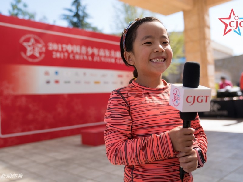 绿茵场上的传承与陪伴：刘国梁一家的高尔夫之缘