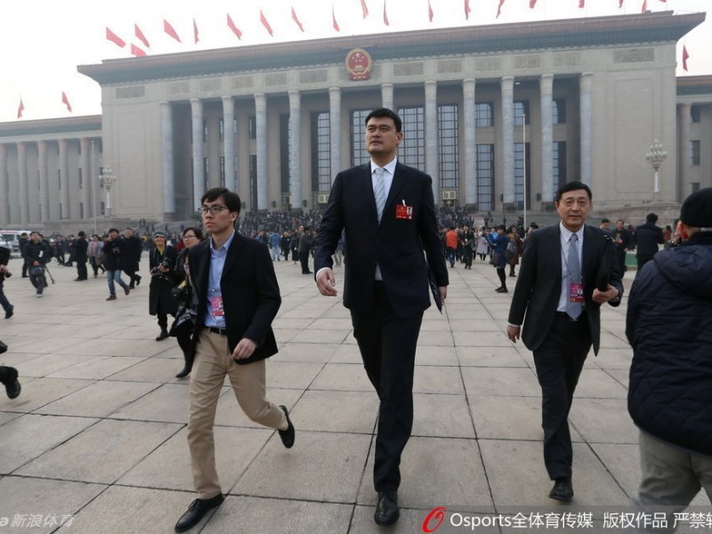 “小巨人”的大视野：姚明2016两会履职记