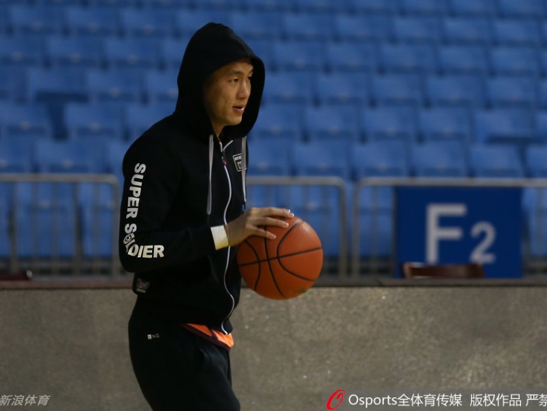 辽篮众将备战风云：郭艾伦领衔酷炫集训，韩德君杨鸣场内斗智