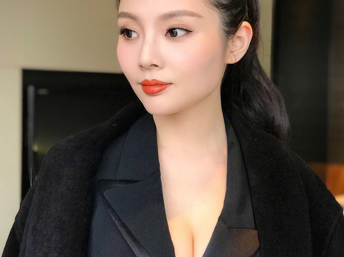 徐冬冬最新写真魅力绽放多组造型展现多样风采