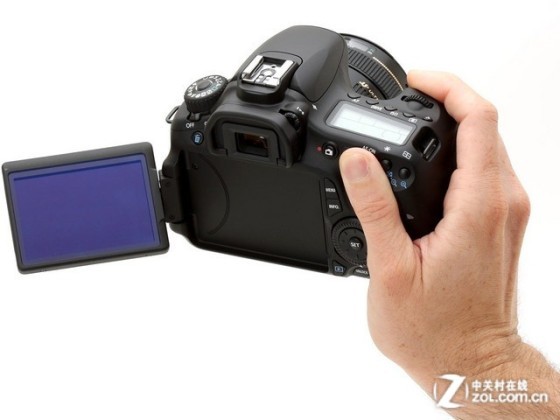 那台被骂“缩水”却让无数人爱不释手的相机：佳能60D到底香不香？