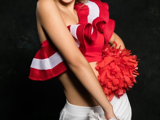 北控篮球宝贝红妆绽放 赛场边那抹妩媚动感的京城风景