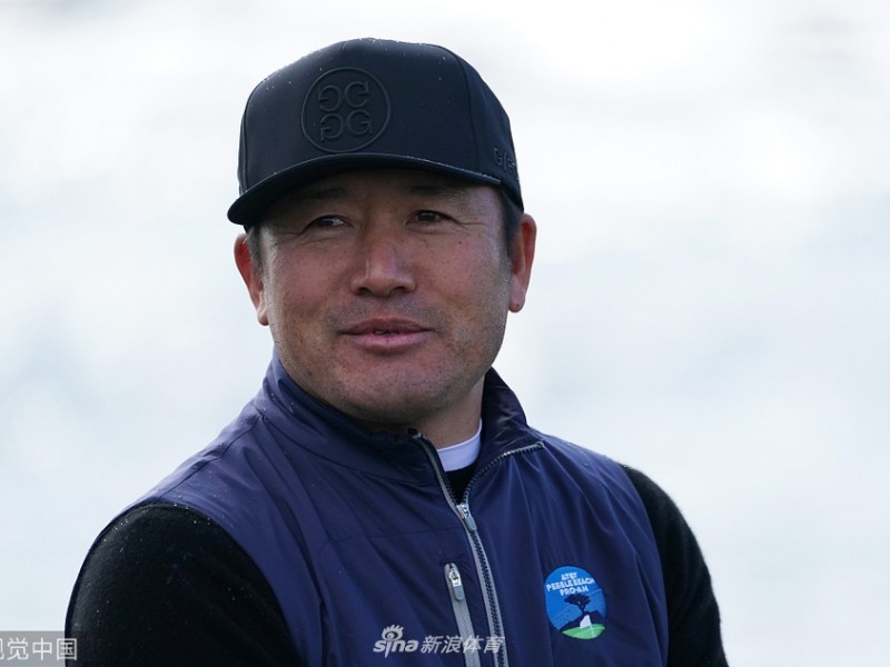 崔虎星圆石滩展钓竿式挥杆 独门绝技惊艳职业业余配对赛