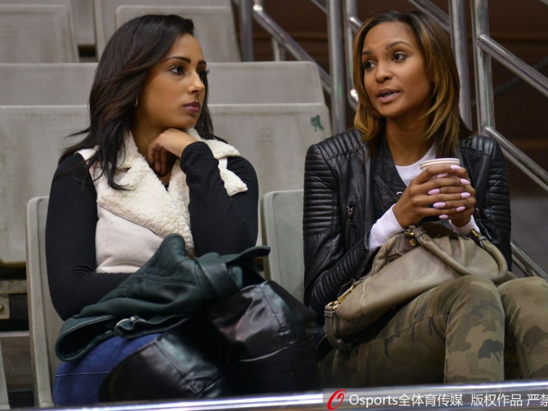 聚光灯外的风景：CBA赛场背后的爱与坚守