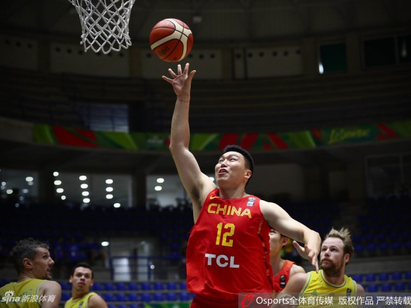 男篮亚洲杯记忆：那一夜，青春的中国队倒在强悍澳洲面前