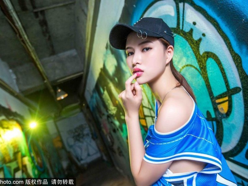 篮球宝贝燃情赛场 热舞助威展现力与美