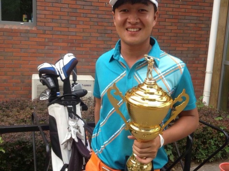 戏剧与荣耀并存：金大星的高尔夫职业首冠之路