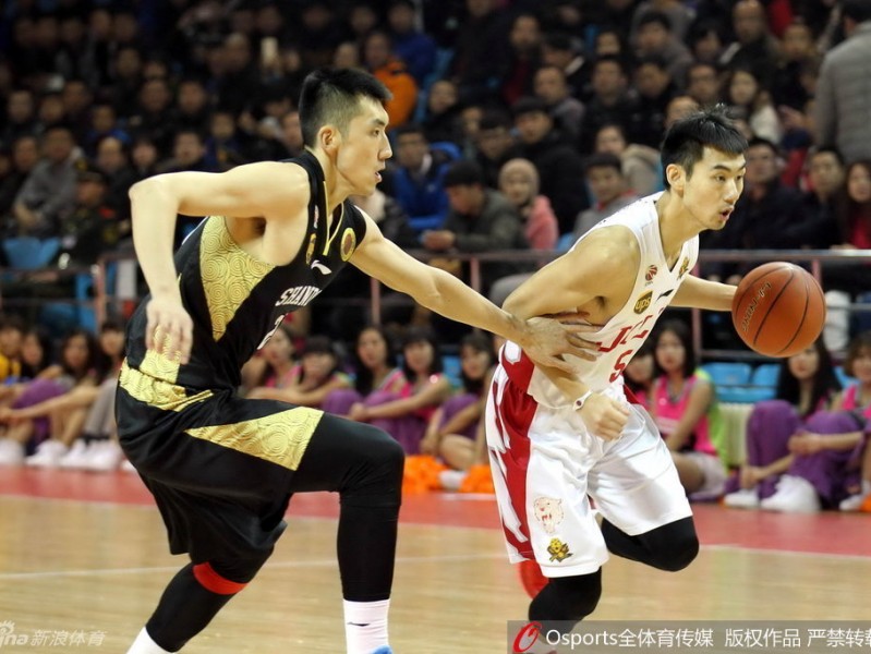 东北虎主场掀翻山东高速 CBA常规赛激战正酣