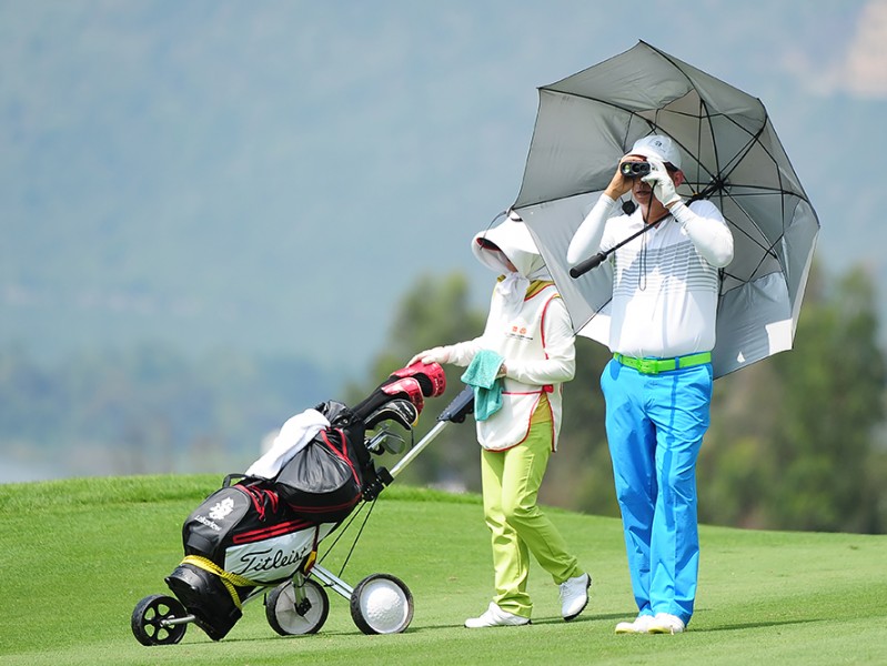 绿茵挥杆竞风流——记俱乐部联赛南三区四人四球赛激战