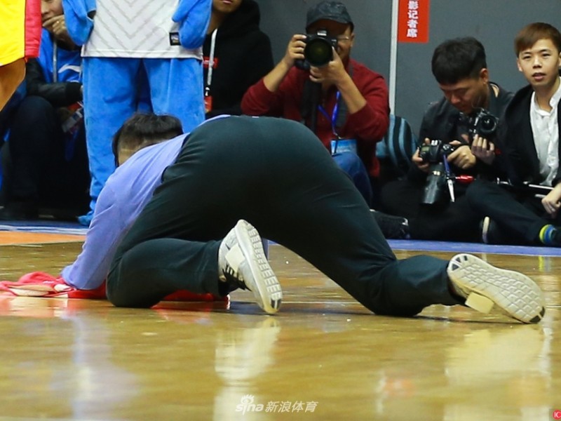 从少林武僧到CBA名人堂擦地工：孟飞的极速人生