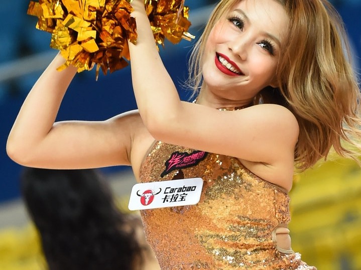 亚冠决赛夜燃爆全场 炫舞团篮球宝贝热舞定格最靓风景线