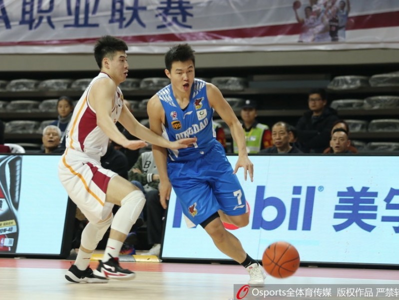 浙江双枪火力全开主场大胜单外援青岛止连败