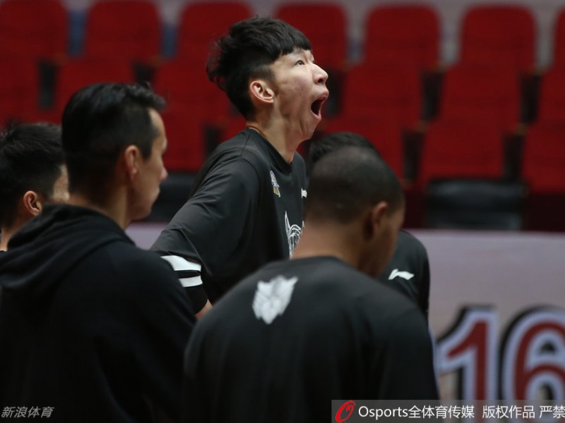 新疆男篮新春蓄力 周琦磨合待发剑指冠军