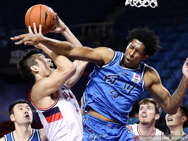 川军苦战不敌时代中国广州 郭士强指挥若定率队取关键胜利