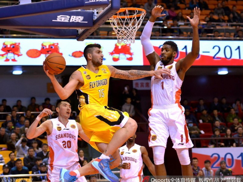 巴蒂斯塔蝎子摆尾与哈德森火热手感 大韩内线霸主地位无人撼动