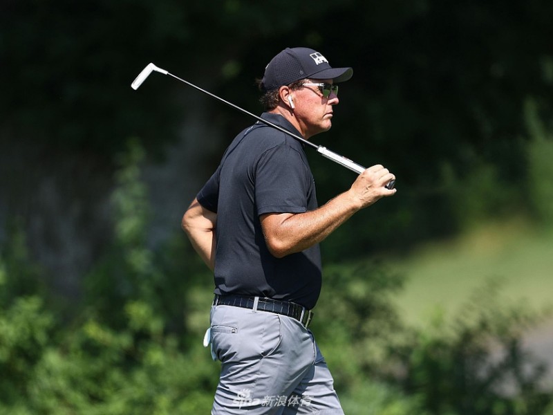 众星云集缪菲尔德 工作日慈善公开赛硝烟起