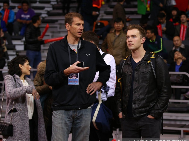 聚光灯下的“大魔王”：NBA球探与马里昂的目光，周琦的成长阵痛