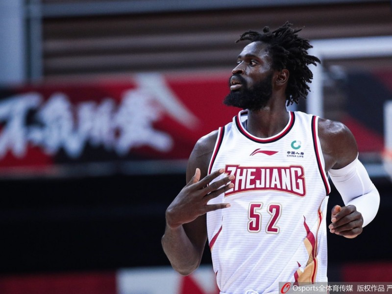 CBA宿命之夜：浙江金牛虽败犹荣，广东宏远逆转中的悲壮与坚韧