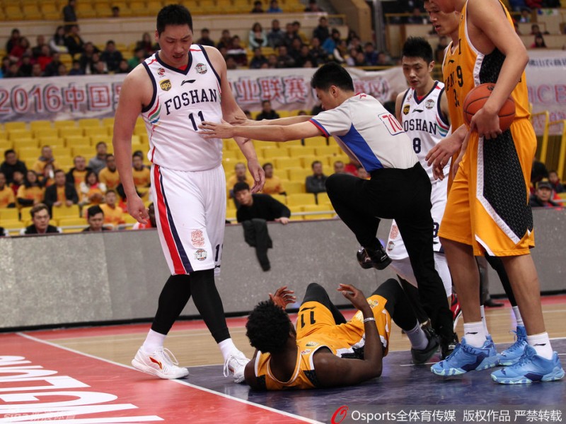 CBA经典冲突战：大唐怒顶富兰克林，三双王率山西力克佛山